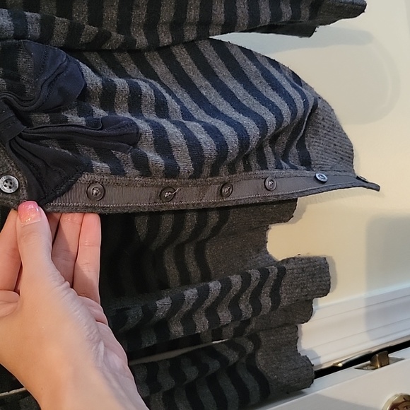 ☀️ Hollister cardigan size small - Picture 3 of 5